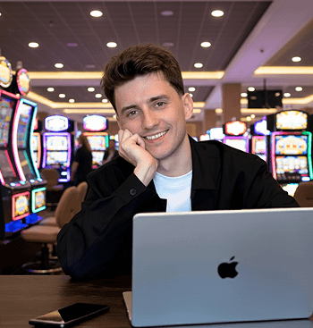 <b>Александр Кочетков</b>